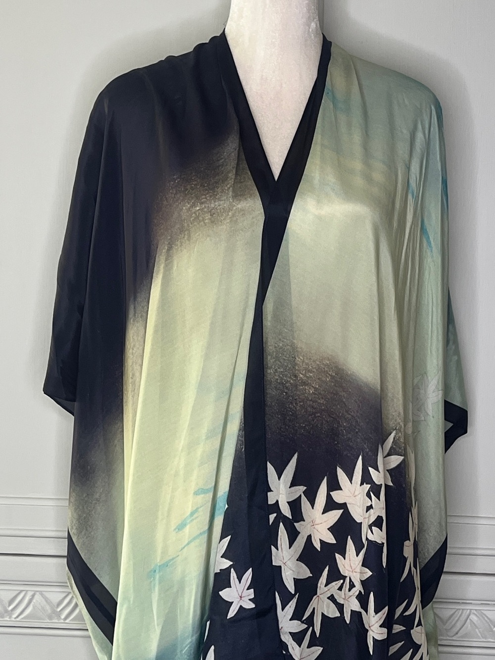 Black & Pale Green Floral Kimono-Style Women's Top